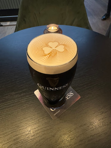 Opinii despre Arthur's Pub în Praha - Gastronomie a pohostinství