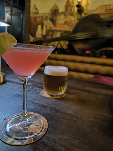 Nicolas bar & restaurant