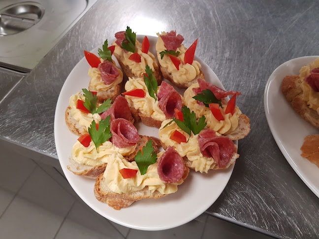 Opinii despre Restaurace a penzion Pod Lípami în Metylovice - Gastronomie a pohostinství