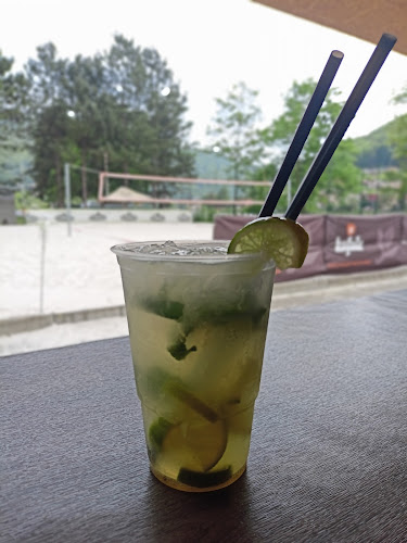 Opinii despre Chill&Fun Brna Beach Volejbal în Ústí nad Labem - Gastronomie a pohostinství