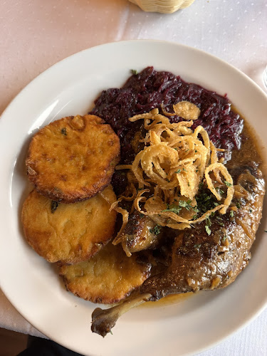 Zámecká restaurace Hrubá Skála - Gastronomie a pohostinství