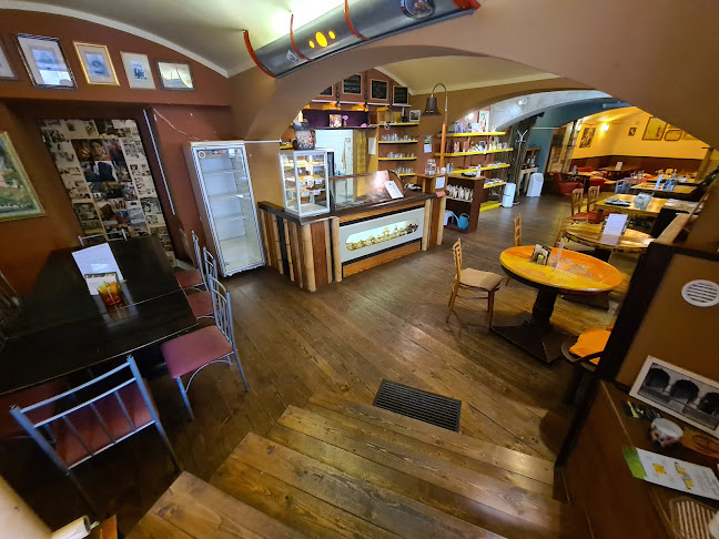 Opinii despre Gouranga - Vegetarian & Vegan restaurant în Praha - Gastronomie a pohostinství