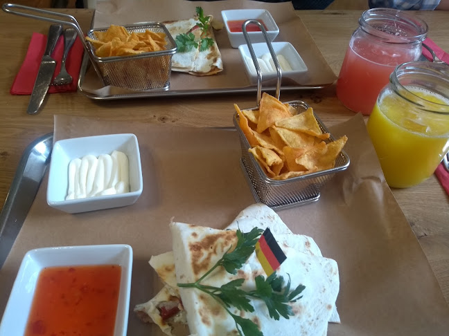 Red Café Prague - Praha 13