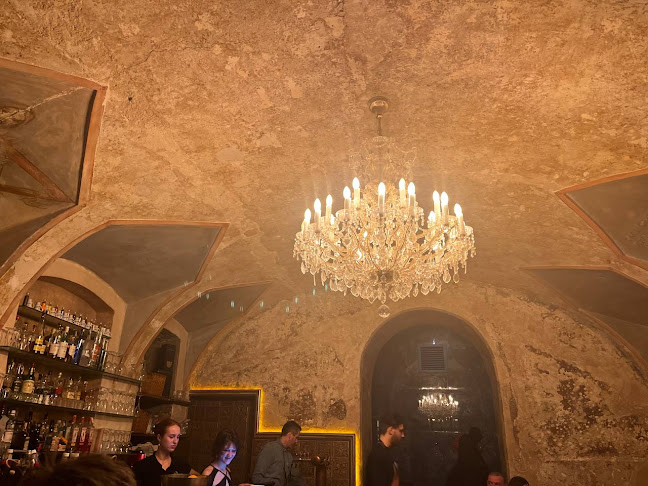 Malostranské nám 264/7 118 00, Malá Strana, Originalglennsbar@gmail.com Praha 1