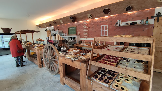 Komunardů 1126/33, 170 04 Praha 7-Holešovice