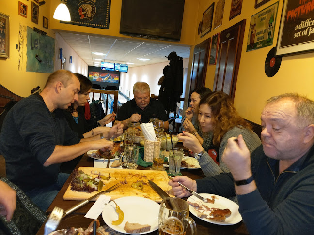 Opinii despre Lebowski Café Bar în Nové Město - Gastronomie a pohostinství