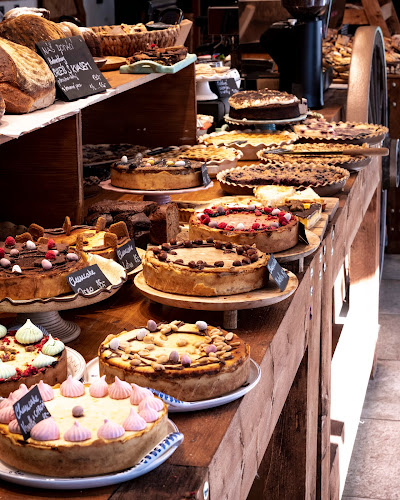 Komunardů 1126/33, 170 04 Praha 7-Holešovice