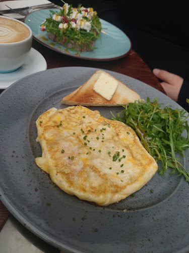 Opinii despre Cathedral Café în Staré Město - Gastronomie a pohostinství