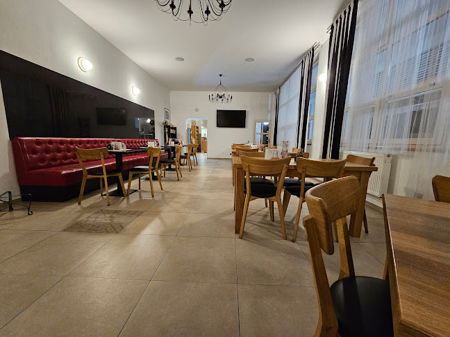 Comentarii opinii despre Divadelní restaurace a kavárna Luhačovice