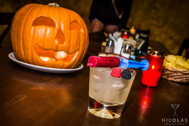 Nicolas bar & restaurant - Gastronomie a pohostinství
