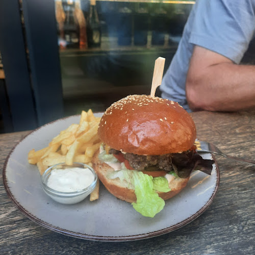 Měcholupský park - Gastronomie a pohostinství