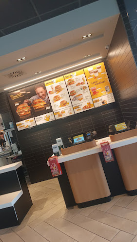 Opinii despre McDonald's în Hradec Králové - Gastronomie a pohostinství