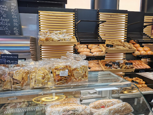 Opinii despre Učňovská cukrárna & pekárna în Praha - Gastronomie a pohostinství
