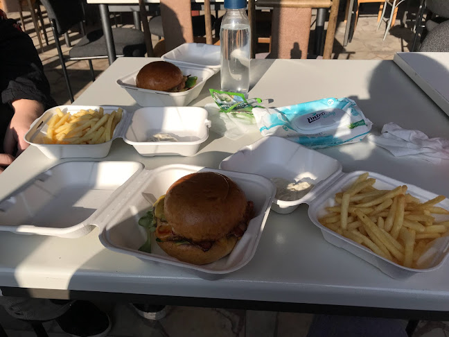 Comentarii opinii despre Dolly Burger