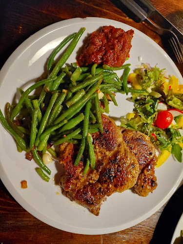 Vchod z Frýdlantské nad kinem Varšava, Železná 249/1, 460 01 Liberec