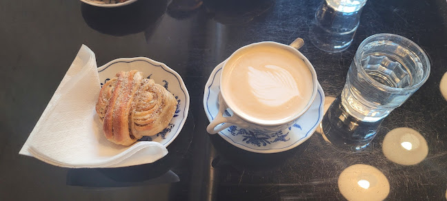 Comentarii opinii despre Cafe Hrnek