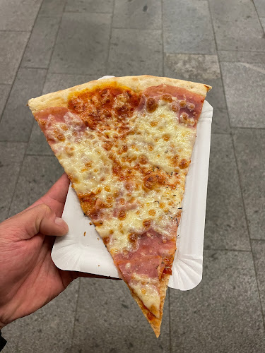 KM PIZZA - vestibul metra Chodov - Gastronomie a pohostinství