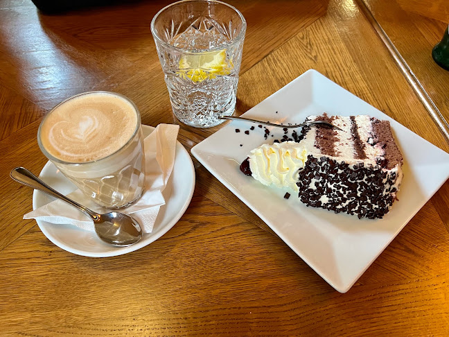 Opinii despre Cafe Bar Praha (Liberec) în Liberec - Gastronomie a pohostinství
