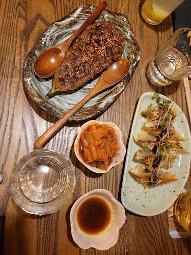 MANYA Sushi & Sake Izakaya - Gastronomie a pohostinství