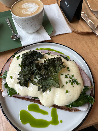 KRO COFFEE VINOHRADY - COFFEE & BAKERY - Vinohrady