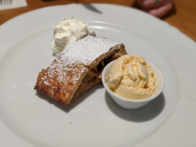 Opinii despre Restaurace Mincovna în Josefov - Gastronomie a pohostinství