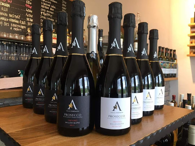 Vingl vinný bar - Gastronomie a pohostinství