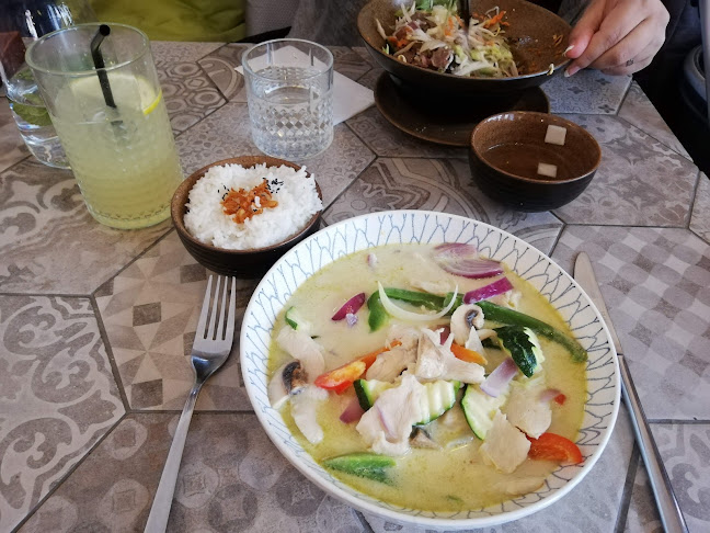 Opinii despre Khomfi în Karlín - Gastronomie a pohostinství