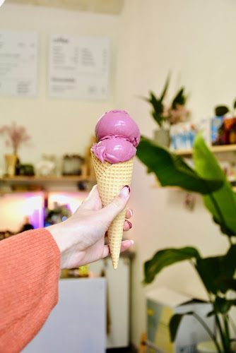 Prvního pluku 144/14, 186 00 Karlín