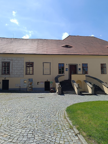 Mírové nám. 11, 341 01 Horažďovice