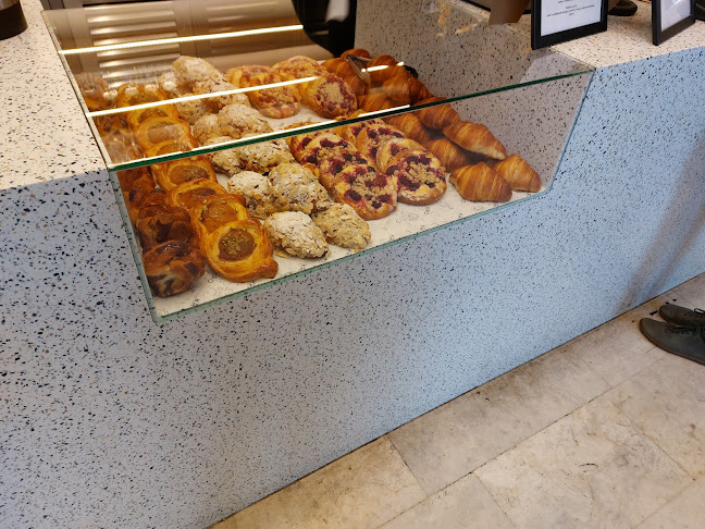 KRO COFFEE VINOHRADY - COFFEE & BAKERY - Gastronomie a pohostinství