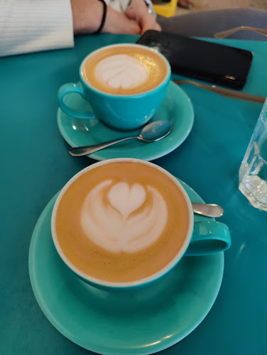 Opinii despre Head Shot Coffee Jungmannova în Nové Město - Gastronomie a pohostinství