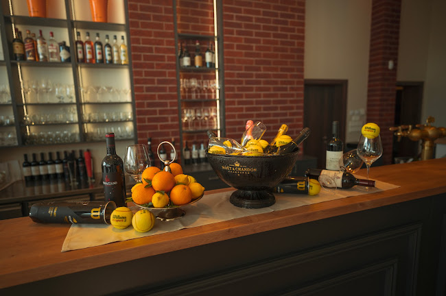 Laver’s restaurant & lounge