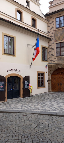 Hradčanské nám. 182, 118 00 Praha 1-Hradčany