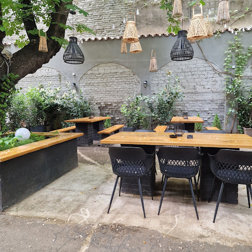 Arthur's Pub - Gastronomie a pohostinství