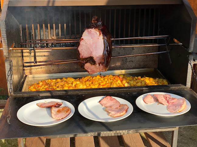 Opinii despre Bar Udírna în Ústí nad Labem - Gastronomie a pohostinství