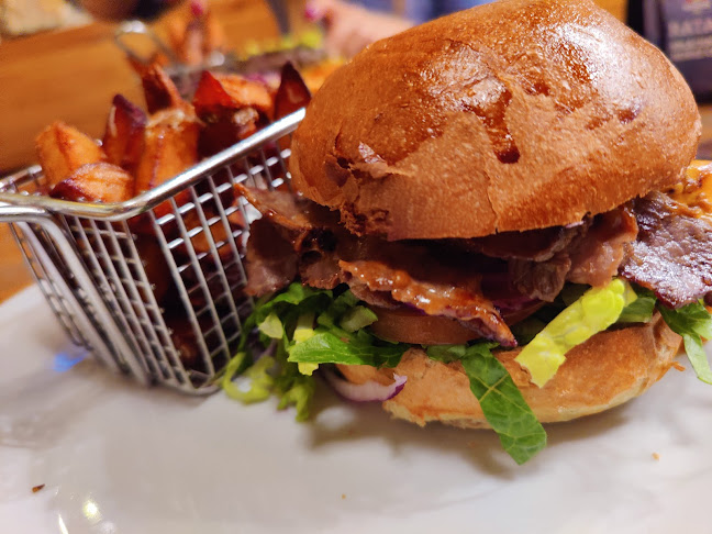 Opinii despre Serial Burgers în Nové Město - Gastronomie a pohostinství