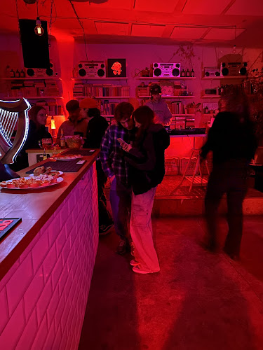 Comentarii opinii despre MōōVEMENT