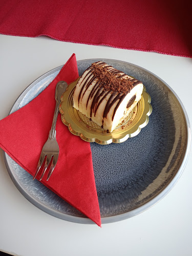 Comentarii opinii despre Tarta PATISSERIE & RESTAURANT