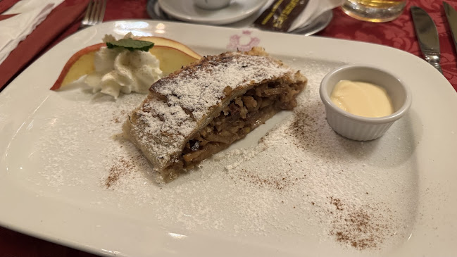 Restaurace U Zlaté koule - Gastronomie a pohostinství