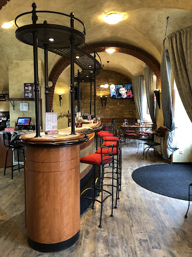 Opinii despre Mirage Bar - tankové pivo RADEGAST 12° în Dobruška - Gastronomie a pohostinství