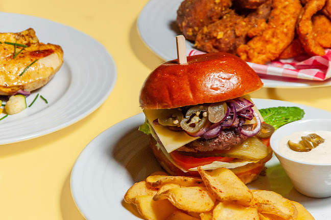 Opinii despre Restaurace SOLiD Bořislavka în Praha - Gastronomie a pohostinství