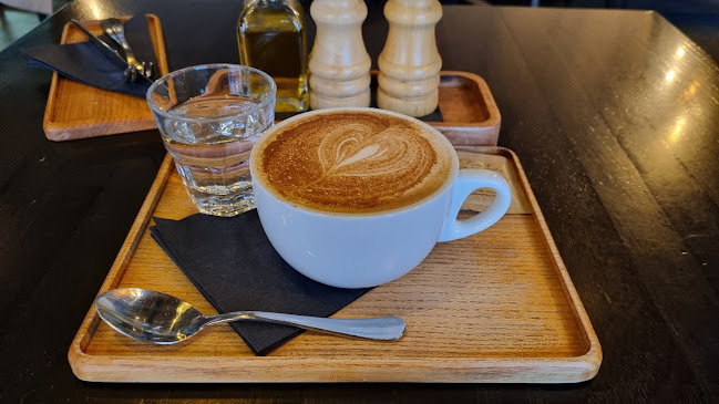 Opinii despre A Café în Ostrava - Gastronomie a pohostinství