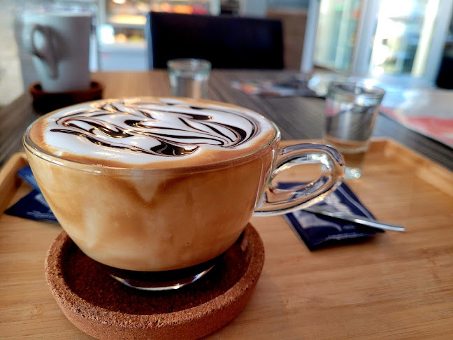 Opinii despre Cukrárna Caramella în Oslavany - Gastronomie a pohostinství