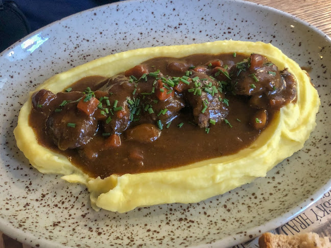 Pivovar U Tří růží - Gastronomie a pohostinství