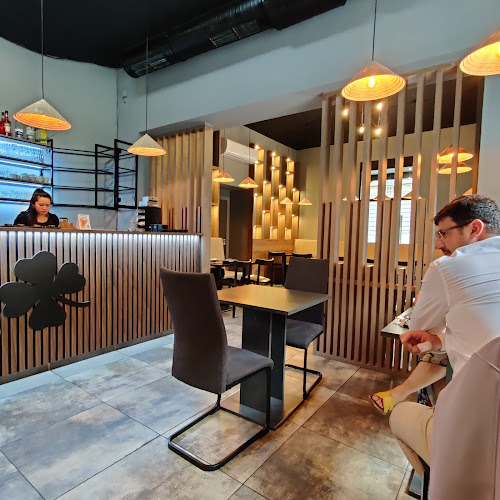 Restaurace Cloverleaf - Malá Strana