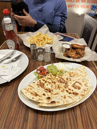 Restaurace HOOTERS Havelská - Gastronomie a pohostinství