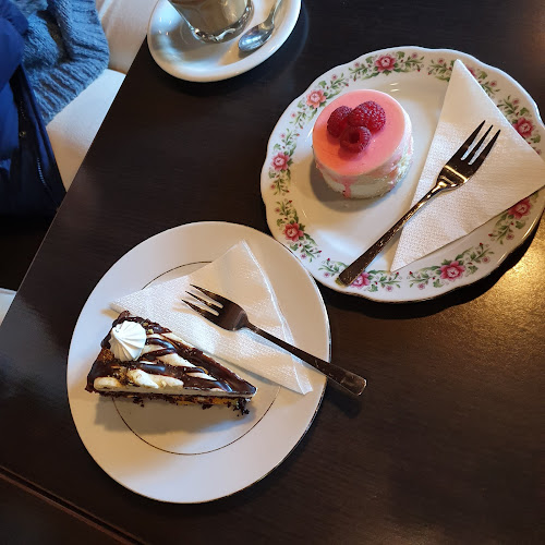 Opinii despre Black Tree Cafe în Ostrava - Gastronomie a pohostinství