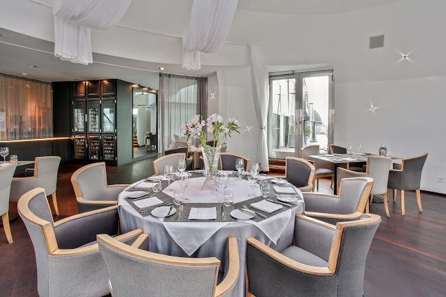 Tančící dům - Ginger & Fred Restaurant