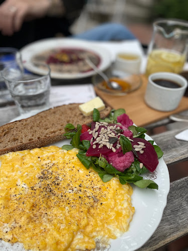 Šmeralova 272/22, 170 00 Praha 7-Bubeneč