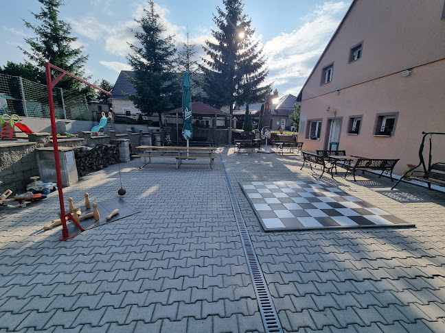 Opinii despre Cafe Bar în Mikulovice - Gastronomie a pohostinství